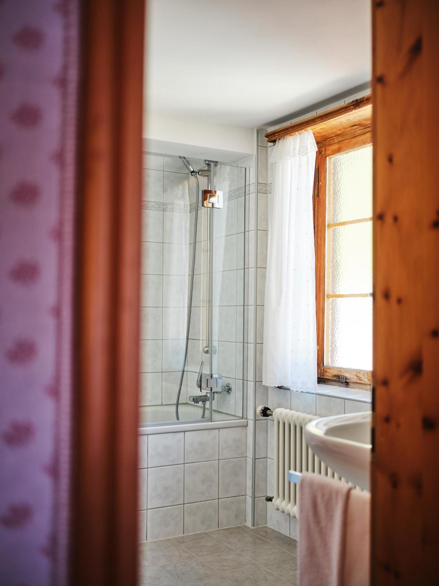 Hotel Chesa Grischuna Klosters Rom bilde