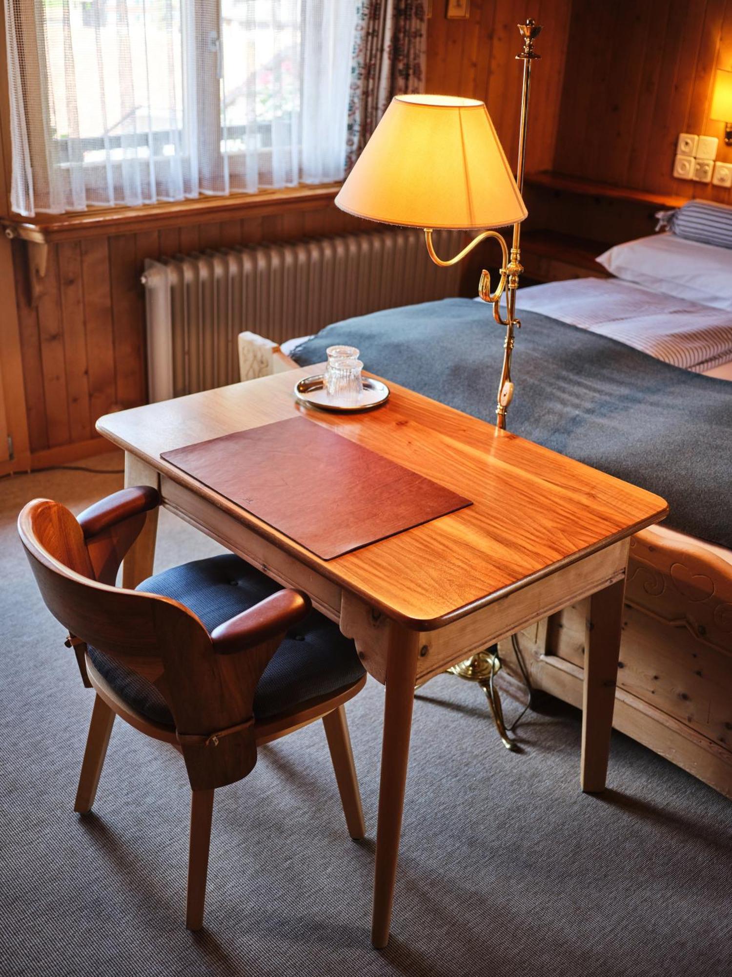 Hotel Chesa Grischuna Klosters Rom bilde